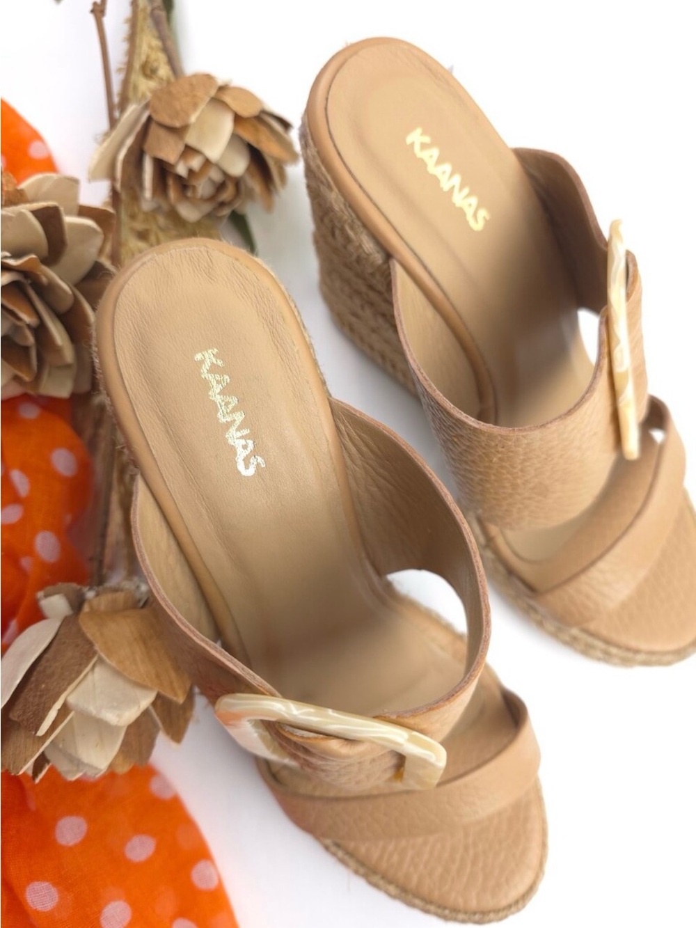 Kaanas Women’s Tan Wedge Slide Sandals with Decorative Buckle Sz 6 - Picture 7 of 8